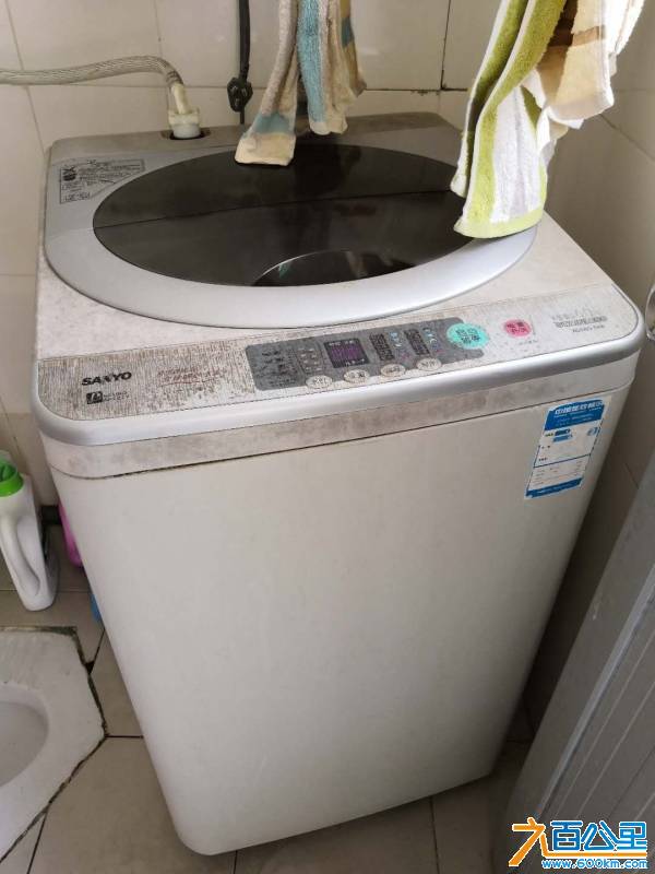 3、三洋洗衣机6kg，150元，放阳台风吹日晒显得比较旧