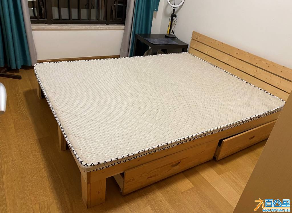 实木双人床加床垫300元
